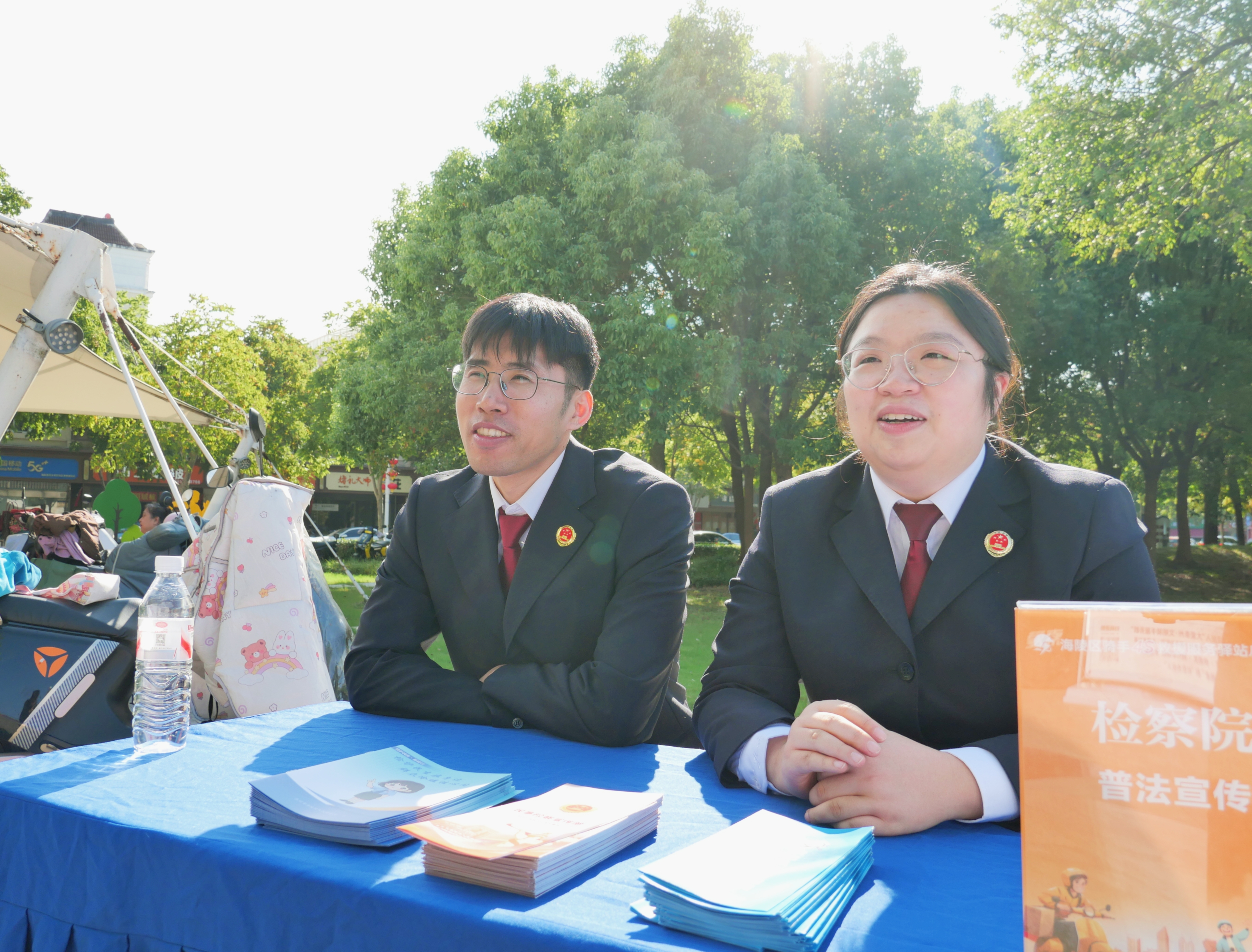 10月22上午，第五检察部干警参加海陵区骑手4S服务驿站启动仪式 (1).jpg